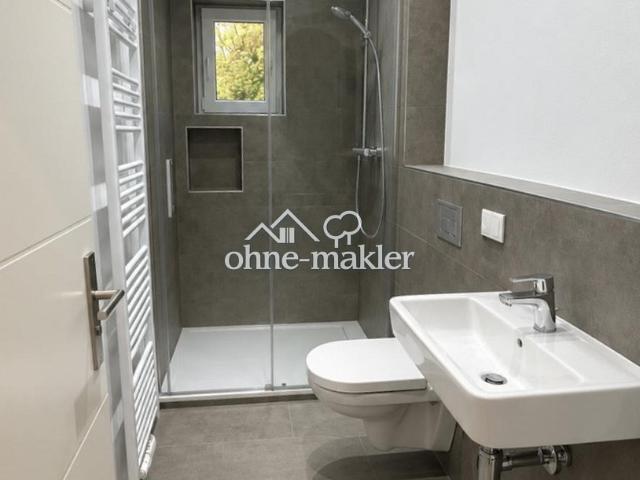 Erstbezug nach Sanierung, 2,5 Zimmer Wohnung, provisionsfrei vom Eigentümer