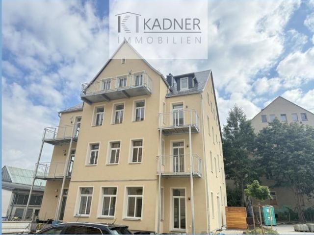 Erstbezug nach Sanierung! 2 Zi. DG Wohnung mit Balkon und Stellplatz