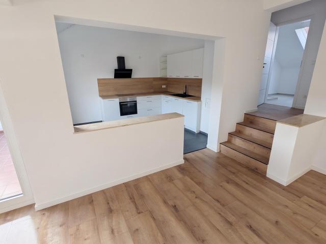 Erstbezug nach Sanierung: 2 Zimmer Wohnung mit Balkon, inkl. TG Stellplatz & Einbauküche