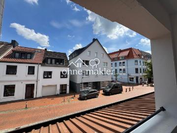 Erstbezug nach Sanierung 2 Zimmer + neue Küche + Balkon