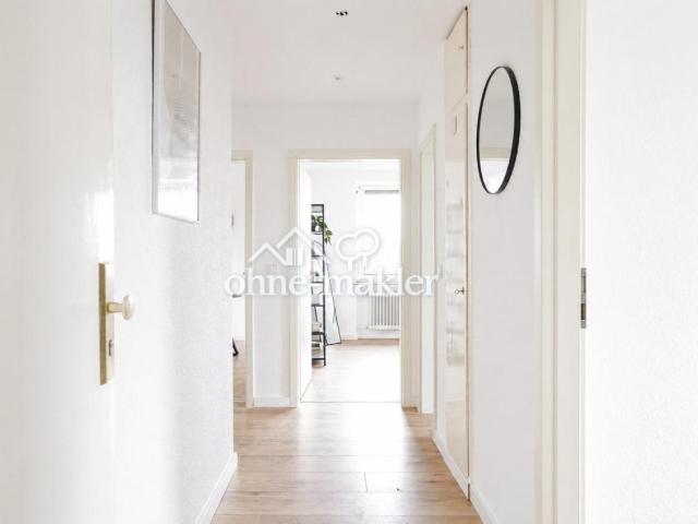 Erstbezug nach Sanierung 2 Zimmer + neue Küche + Balkon + Garage