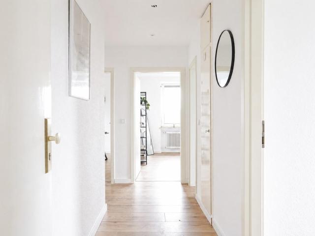 Erstbezug nach Sanierung 2 Zimmer + neue Küche + Balkon + Garage