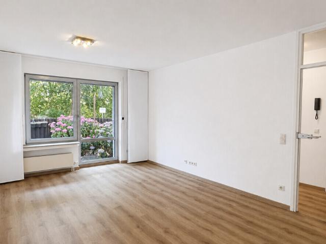 Erstbezug nach Sanierung: 2 Zimmer Wohnung im Erdgeschoss mit Terrasse in Düsseldorf Unterrath