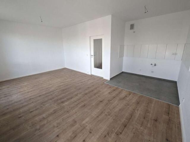 Erstbezug nach Sanierung 2 Zimmer Wohnung mit Balkon