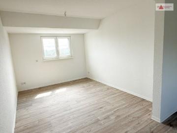 Erstbezug nach Sanierung 2 Raum Wohnung im Dachgeschoss in ruhiger Wohnlage von Annaberg!