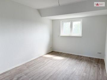 Erstbezug nach Sanierung 2 Raum Wohnung im Dachgeschoss in ruhiger Wohnlage von Annaberg!