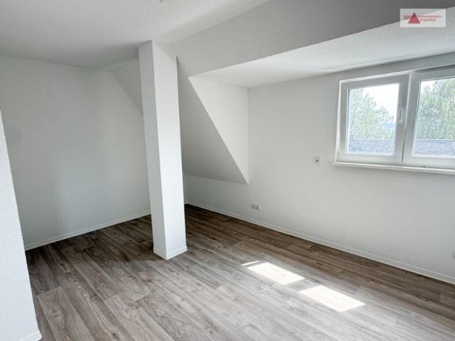 Erstbezug nach Sanierung 2 Raum Wohnung im Dachgeschoss in ruhiger Wohnlage von Annaberg!