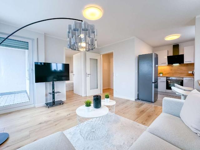 Erstbezug nach Sanierung* 2 RW* 2.OG* neue EBK* Süd Balkon* Möblierung* Tageslichtbad m. Dusche