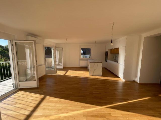 Erstbezug nach Sanierung | 2 Sonnenbalkone | Weitblick über Wien & ins Grüne | Garage + Stellplatz