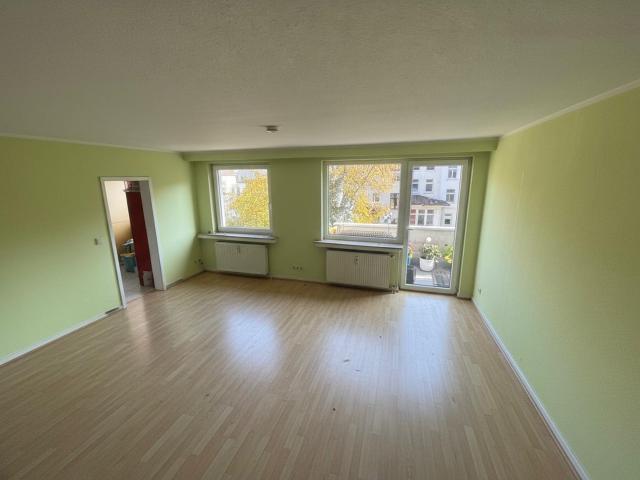 Erstbezug nach Sanierung: 5,5 Zimmer Apartment mit 2 Bädern, Balkon und EBK