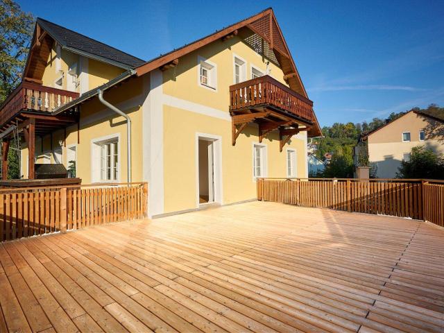 Erstbezug nach Sanierung 60 m² Wohnfläche 67 m² Terrasse Seeblick und Bademöglichkeit Zweitwohnsitz erlaubt!