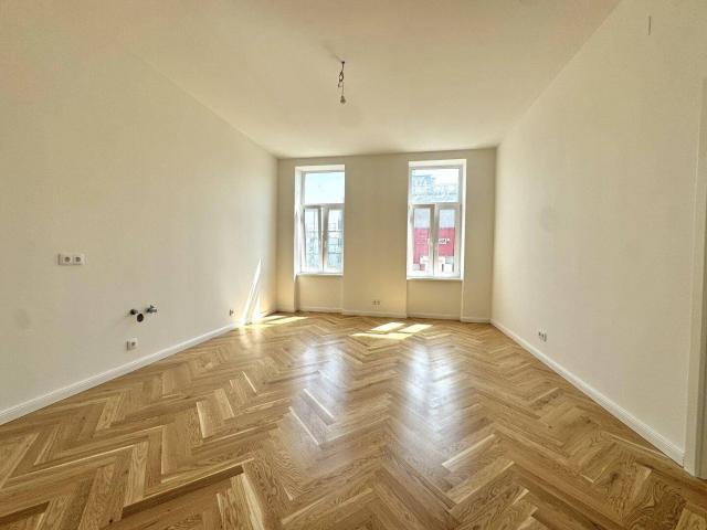 Erstbezug nach Sanierung Ansprechender Altbau nahe U6 Dresdner Straße