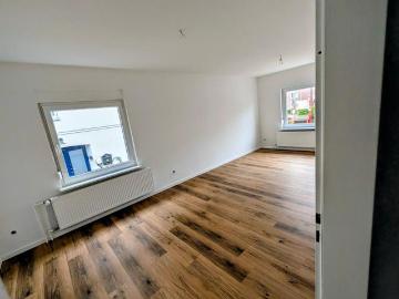 Erstbezug nach Sanierung, Altbauvilla 90m2, inkl. Carport
