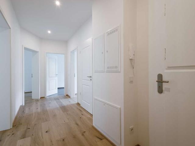 Erstbezug nach Sanierung – Attraktive Altbauwohnung mit Fußbodenheizung und Stellplatz– WE05