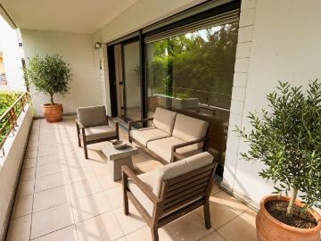 Erstbezug nach Sanierung: Barrierearme 2 Zimmer Wohnung, Balkon & Tiefgarage in Bestlage Iserlohns