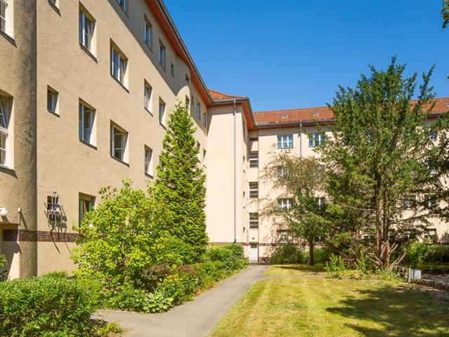 Erstbezug nach Sanierung: Gemütliche 1,5 Zimmer Wohnung mit Dielenboden