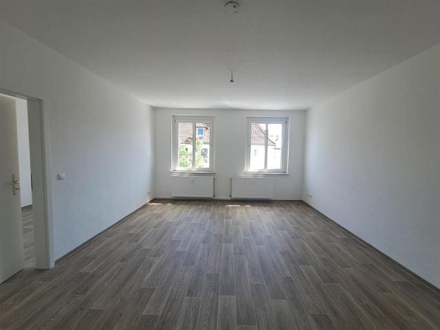 Erstbezug nach Sanierung! Geräumige 3 Raum Wohnung in ruhiger Lage