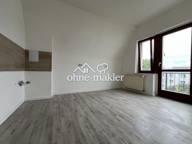 Erstbezug nach Sanierung Großzügige 3 Raumwohnung in Zwickau Nord im DG