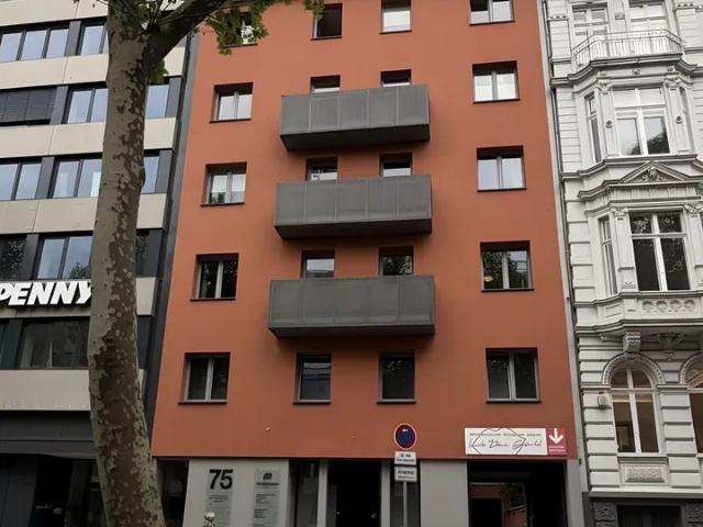 Erstbezug nach umfassender Sanierung – modernes Wohnen mit Balkon in zentraler Lage