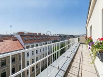 Erstbezug nach Sanierung: Dachgeschoßmaisonette mit 2 Terrassen im Stuwerviertel