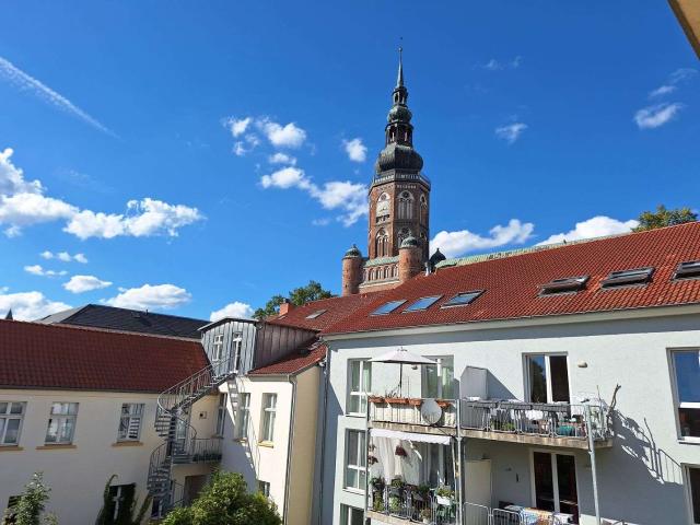 Erstbezug nach Sanierung, EBK möglich 2 Zimmer Wohnung im Zentrum von Greifswald