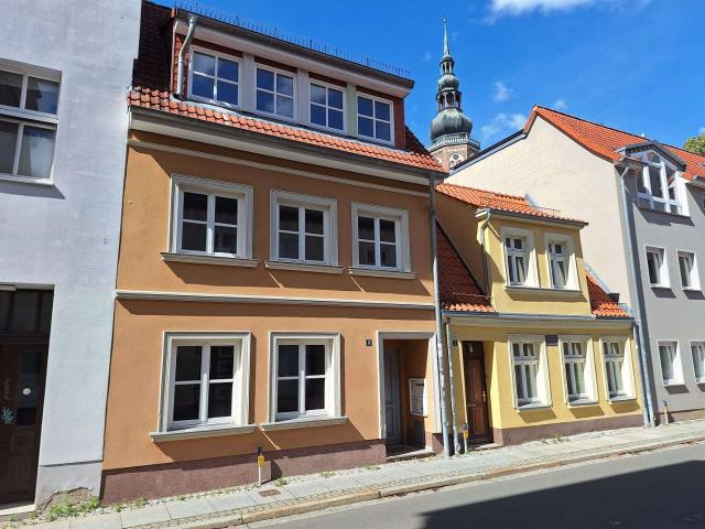 Erstbezug nach Sanierung, EBK möglich 2 Zimmer Wohnung im Zentrum von Greifswalds