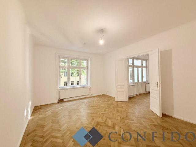 Erstbezug nach Sanierung Komplett hofseitig ausgerichtete Altbauwohnung mit Loggia in der Kaiserstraße UNBEFRISTET