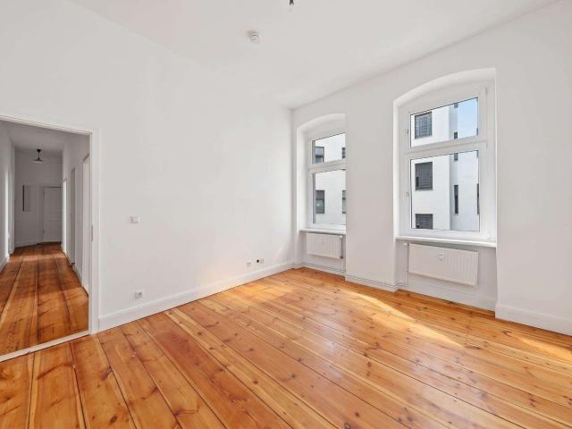 Erstbezug nach Sanierung: Hochwertige 2 Zi. Altbau Whg. im Herzen Kreuzbergs