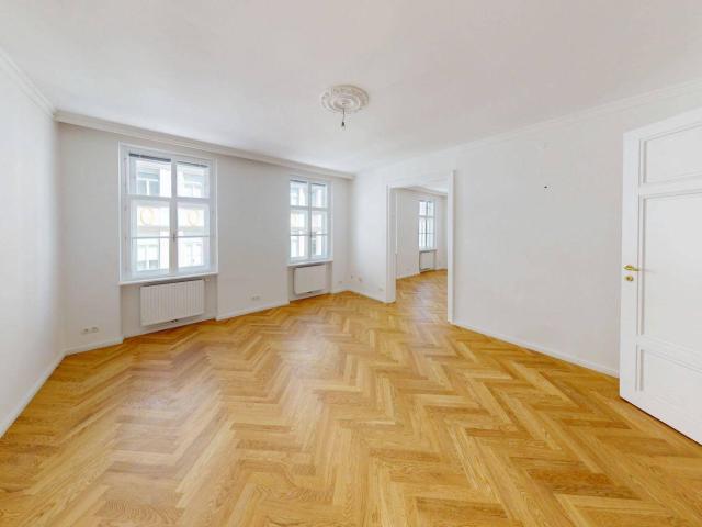 Erstbezug nach Sanierung Hochwertige 2 Zimmer Altbauwohnung Nahe altes AKH und Rathaus