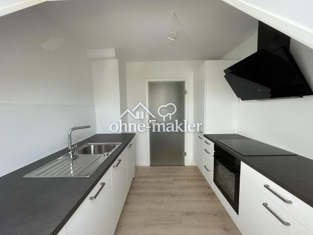 Erstbezug nach Sanierung: Helle 3 Zi. DG Wohnung mit Blick auf Burg & Stadt