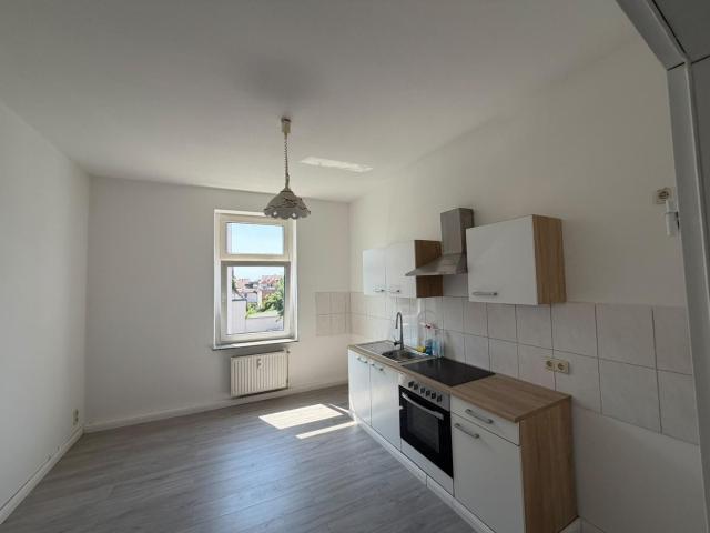 Erstbezug nach Sanierung: helle 3 Zimmer Altbau Whg. mit EBK im Herzen der Stadt
