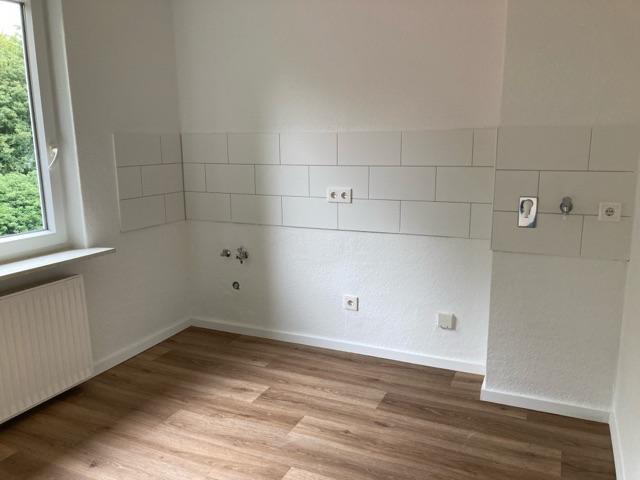 Erstbezug nach Sanierung helle 3 Zimmer Wohnung im 1. OG