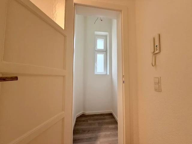 Erstbezug nach Sanierung – helle 1 ZKD Altbauwohnung mit großer Wohnküche
