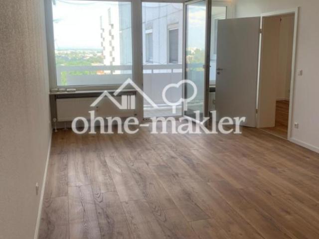 Erstbezug nach Sanierung: Helle 2,5 Zimmer Wohnung mit Weitblick, Aufzug & TG in Heusenstamm
