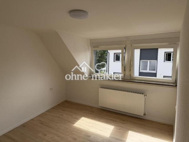 Erstbezug nach Sanierung: Helle 2 Zimmer Wohnung mit großem Balkon & Kellerabteil