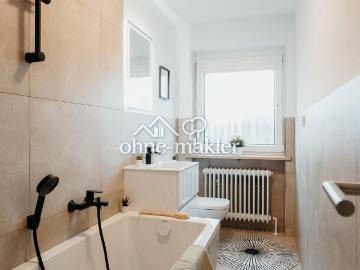 Erstbezug nach Sanierung: Lichtdurchflutete 3 Zimmer Wohnung mit Stellplatz ohne Maklerprovision