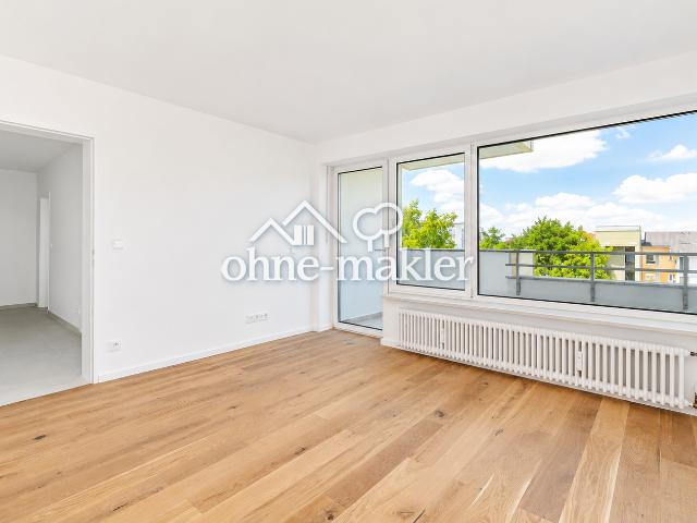 Erstbezug nach Sanierung: Lichtdurchflutete 2 Zimmer Wohnung mit Balkon in Germering