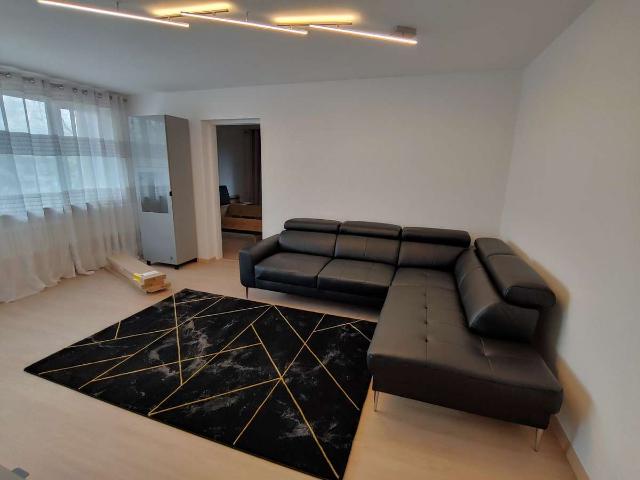 Erstbezug nach Sanierung: Luxuriöse 4 Zimmer Wohnung im 3. OG in Bayreuth