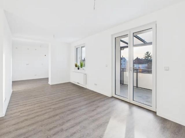 Erstbezug nach Sanierung: Moderne 4 Raumwohnung mit Balkon Wohnberechtigungsschein erforderlich