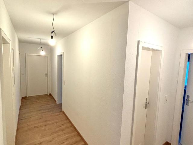 Erstbezug nach Sanierung* Moderne 4 Zimmer Wohnung in Bodelshausen mit Balkon