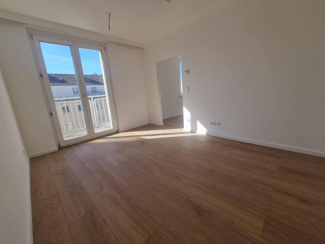 Erstbezug nach Sanierung: Moderne 2 Zimmer Wohnung mit großer Dachterrasse in 1120 Wien