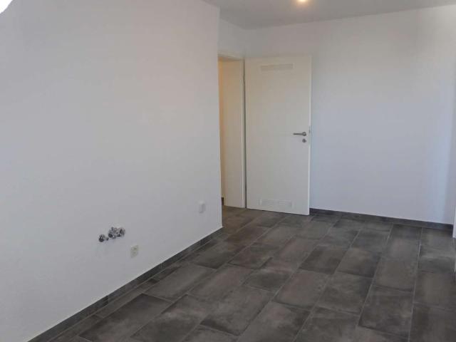 Erstbezug nach Sanierung: Moderne 2 Zimmer Wohnung in zentraler Lage von Bergisch Gladbach