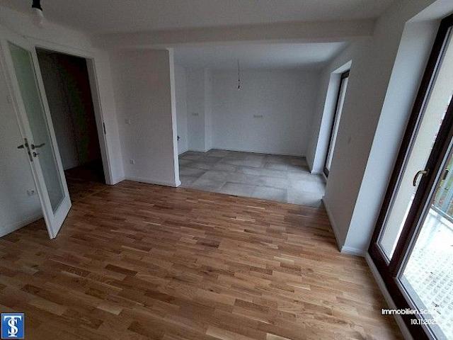 Erstbezug nach Sanierung: Modernes Wohnen in Plauen + 78 m² Dachbodenetage