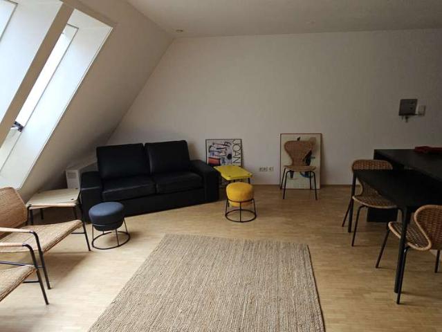 Erstbezug nach Sanierung mit Einbauküche: Geschmackvolle 2,5 Raum DG Wohnung in Oberndorf am Neckar