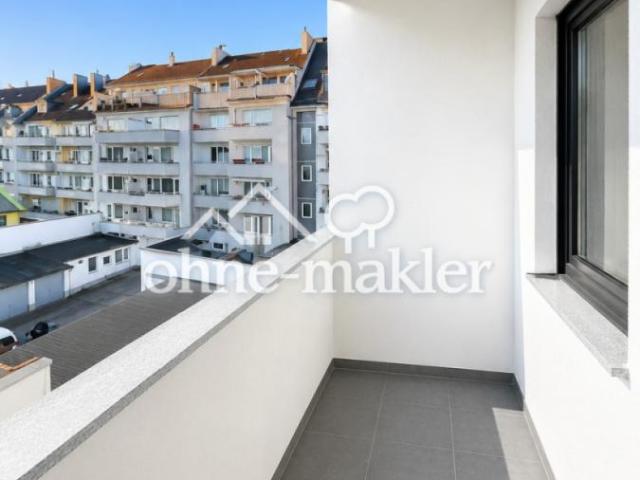 Erstbezug nach Sanierung nahe Kö: 2 Zi. Wohnung mit neuer EBK und Balkon