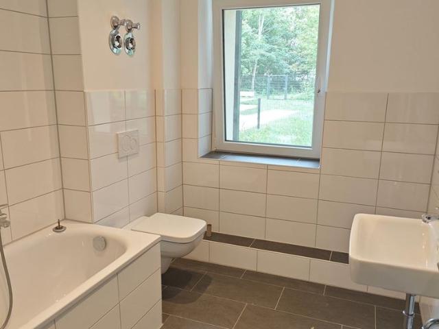 Erstbezug nach Sanierung, schicke 1,5 Raum Wohnung mit Gartenanteil und Tageslichtbad