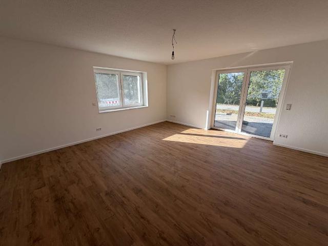 Erstbezug nach Sanierung: Schöne 3 ZKB Wohnung mit Terrasse