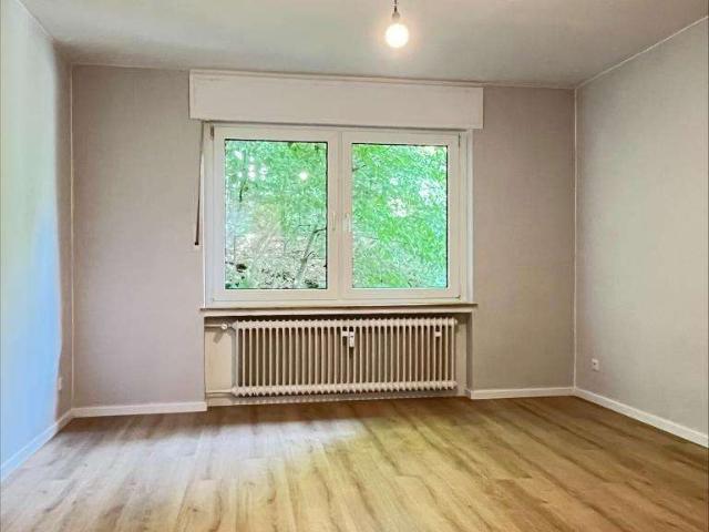 ERSTBEZUG NACH SANIERUNG* Sehr helle 4 Zimmer Wohnung mit zwei Balkonen