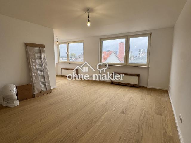 Erstbezug nach Sanierung. Sehr Helle 2 Zimmer Wohnung mit Einbauküche