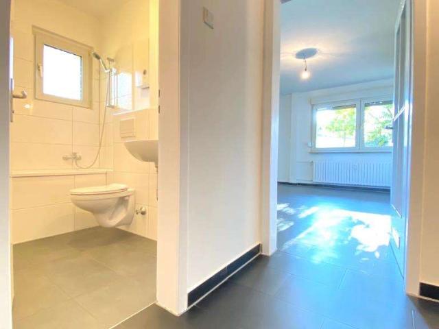 ERSTBEZUG NACH SANIERUNG * Sehr helle 2 Zimmer EG große Wohnküche